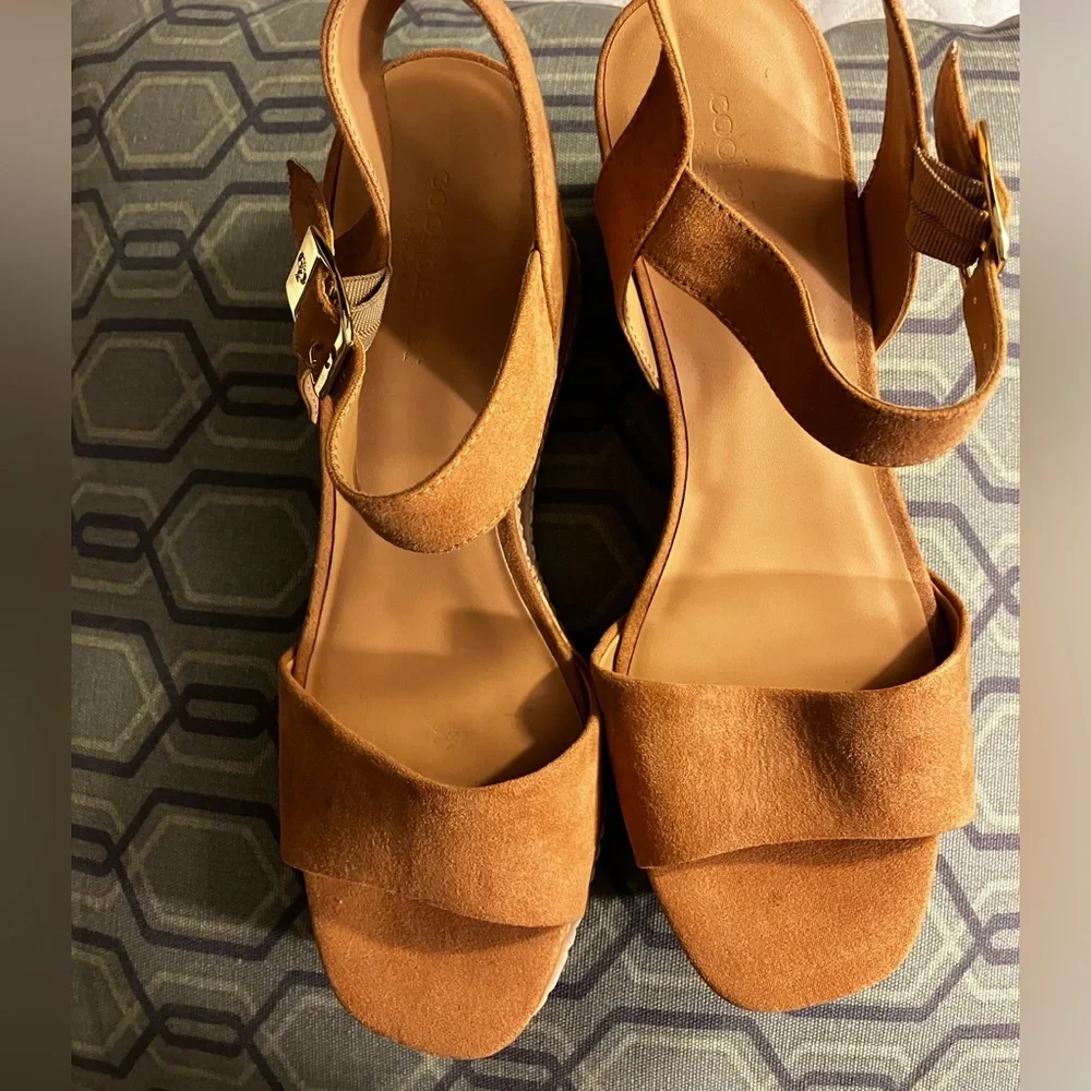 Steve Madden Cool Planet Tan Suede Wedge Sandals with Ankle Strap - Picture 4 of 7